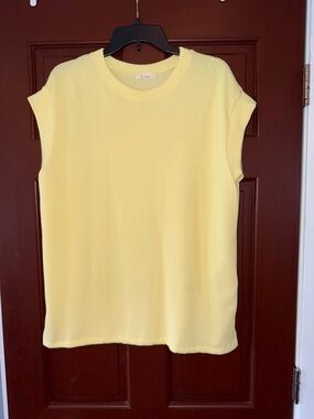 Sleeveless Ribbed Knit Tank Top in Soft Yellow